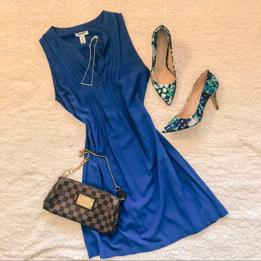 EUC BCBGeneration floral pump